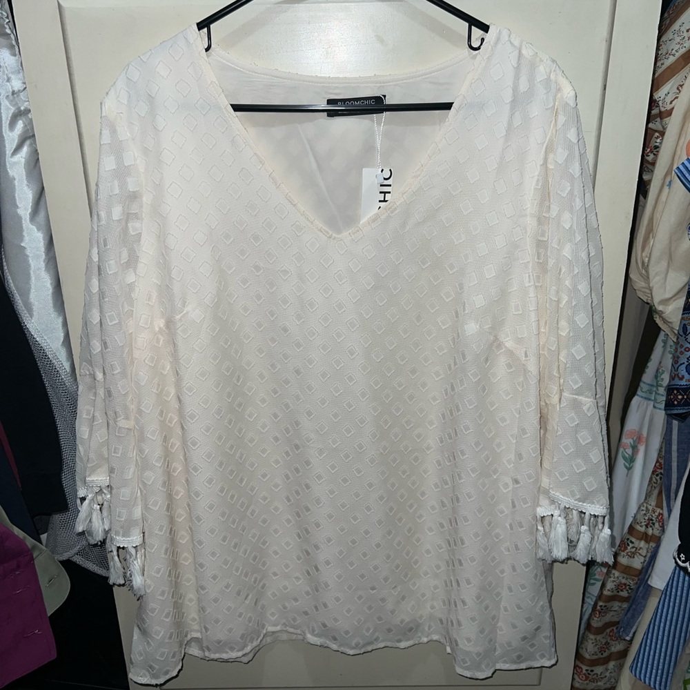 BloomChic Cream Textured V-Neck Blouse